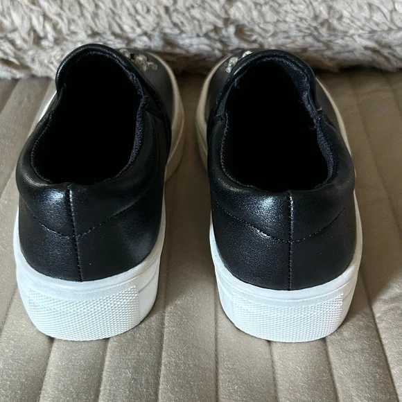 Kurt Geiger Kids Black Slip-On Shoes with Eye Design - Picture 3 of 7